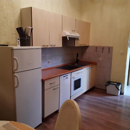 Apartment Margareta By El-Pi Tours Njivice Exterior photo